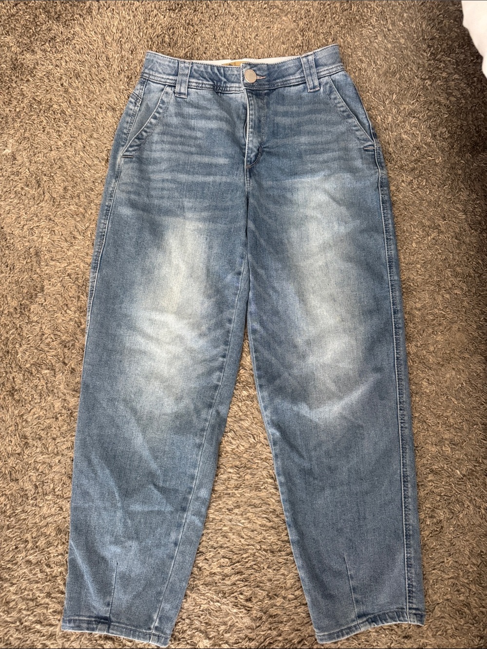 Men's Relaxed Light Blue Wash Jeans